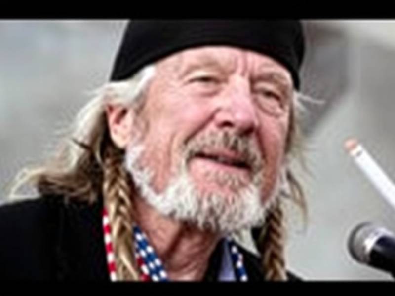 Why Did Willie Nelson Quit Smoking?(1)
