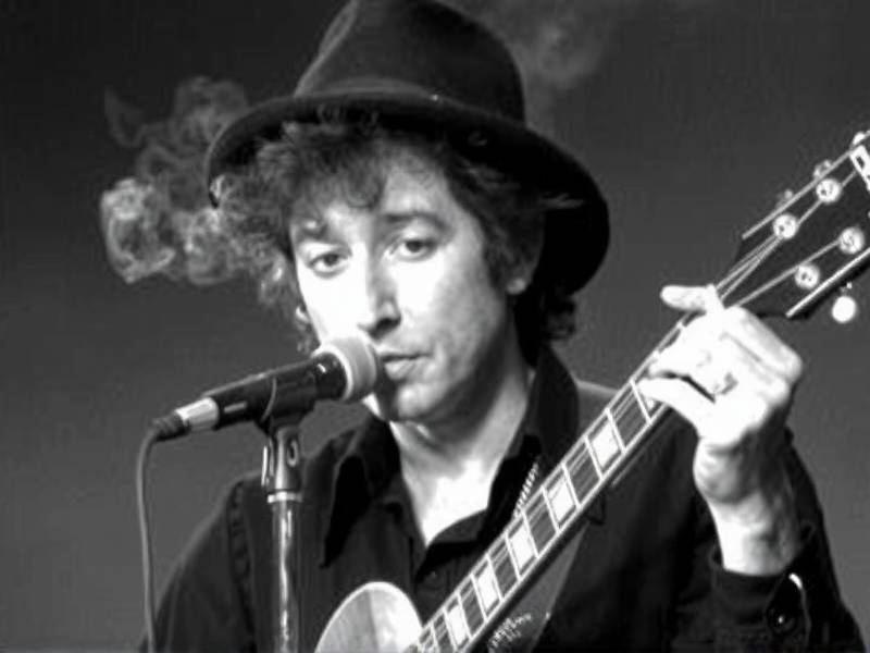 When Did Bob Dylan Quit Smoking?